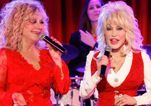 Siostra Dolly Parton ma apel po śmierci artystki. Pisze o 