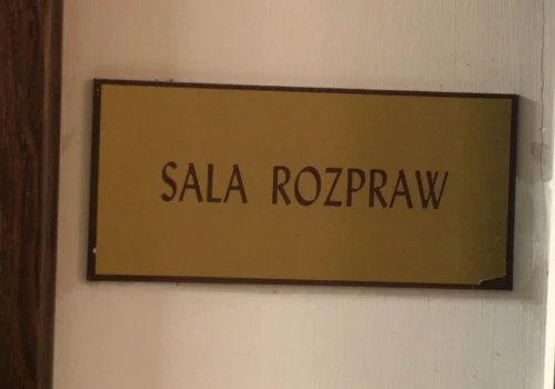 Dał dwa klapsy. Trafił do sądu