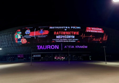 Nocne akcje, ratunek w tramwaju i zadania na schodach TAURON Areny. Strażacy rywalizują w Krakowie