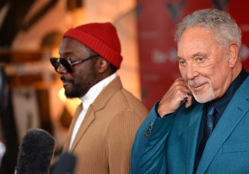 Tom Jones zwolniony z 