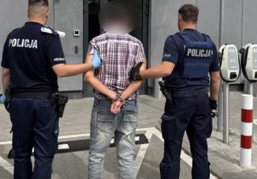 Pijany Ukrainiec zaatakował ratowników medycznych. Usłyszał zarzuty i zostanie deportowany