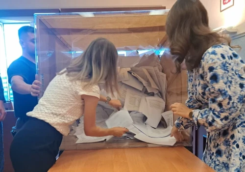 JBO 2027. Trwa liczenie kart papierowych, które mieszkańcy wrzucili do urn