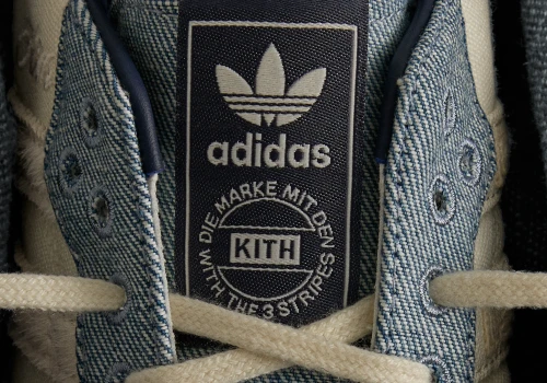 Adidas Samba dostała denim i włochate paski. Dziwnie? Na zdjęciach wygląda świetnie