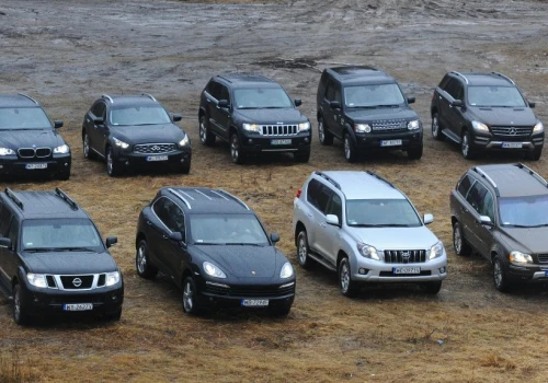 Kiedyś kosztowały fortunę, dziś kuszą ceną. 9 luksusowych SUV-ów i ich kosztowne pułapki