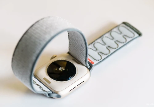 iPhone i Apple Watch rosną wbrew kurczącym się rynkom