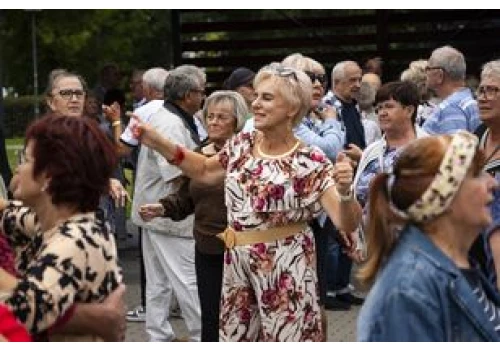 Seniorzy pokazali, jak się bawić. Taneczny finał w Pile