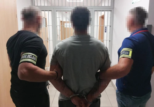 Ciało 59-latka pod mostem. Trzech mężczyzn aresztowanych za śmiertelne pobicie