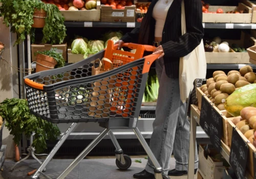 Ceny żywności w 2026 roku. Te produkty potaniały najbardziej. Rekordzista tańszy niemal o 35%