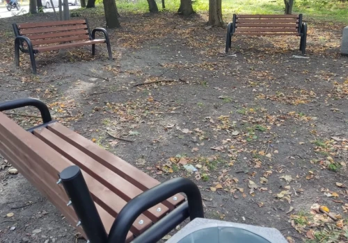 Skwer przy ul. Dzierżonia nadal czeka na zagospodarowanie