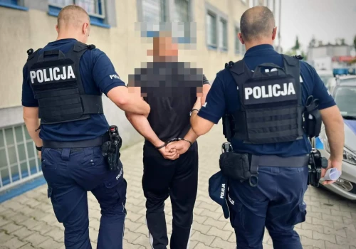 Uderzał byłą partnerkę pięścią w twarz. Policjanci potrzebowali niespełna godziny!