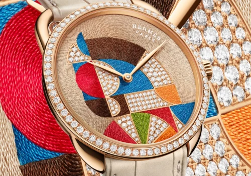 Zegarek czy miniaturowa tkanina? Hermès wykorzystał niemal 400 jedwabnych nici