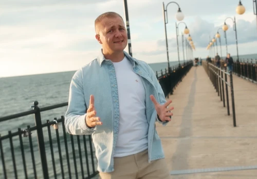 „Królowa nocy” już dostępna! Szymon Jankowski z nowym przebojem