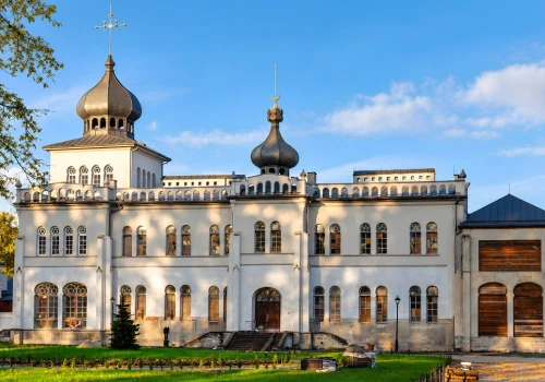 Między Orientem a Małopolską, czyli o mauretańskim obliczu Pałacu w Osieku