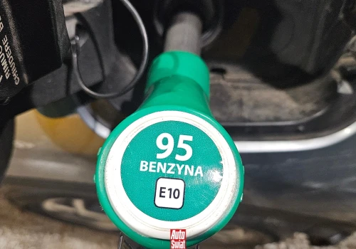Paliwo E10 pod lupą. Czy naprawdę niszczy silnik, czy kierowcy niepotrzebnie przepłacają?