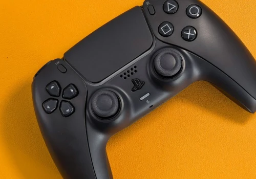 Lepsza obsługa DualSense na PC. Microsoft zaktualizował GameInput
