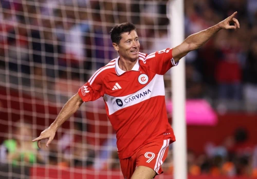 Lewandowski przyciągnął fanów w Chicago! Polak pomógł w pobiciu rekordu