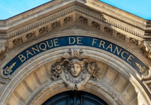 Bank Francji uspokaja w sprawie gospodarki, ale ostrzega przed deficytem