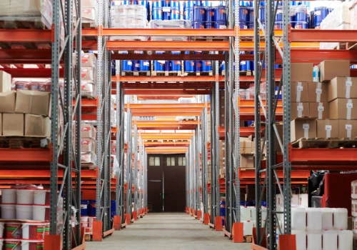 Żabka sprzedaje centra logistyczne. Stawia na najem zwrotny