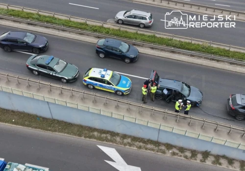 Obywatelskie ujęcie pijanego kierowcy na Woli. Mężczyzna ma około 4 promili i twierdzi, że jest wojskowym