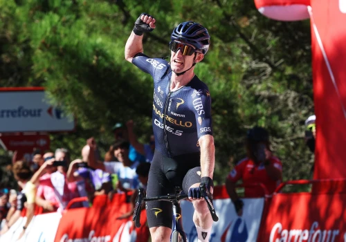 Vuelta a España 2026: Eddie Dunbar triumfuje na Peñas Blancas po znakomitej końcówce