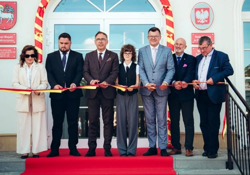Zakroczym ma nowy ratusz! Uroczyste otwarcie przyciągnęło mieszkańców i wielu gości