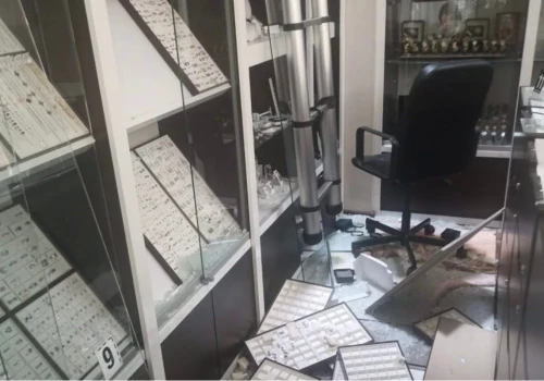 Weszli przez dziurę jak bohaterowie Vabank. Skok na jubilera pod Warszawą zaskoczył nawet policję