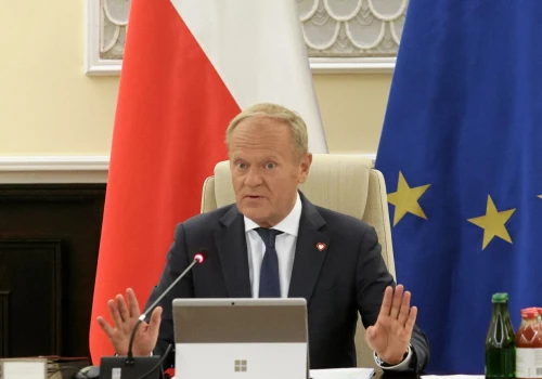 Najnowszy sondaż CBOS. Bezpieczna przewaga KO i historyczny spadek PiS