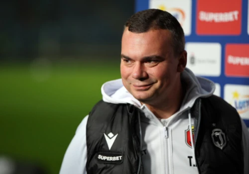 SMS-y do sędziego. Adrian Siemieniec tłumaczy się przed kamerami