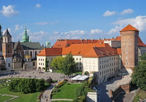 Gibała traci przewagę w Krakowie. Piątkowska o krok w sondażu