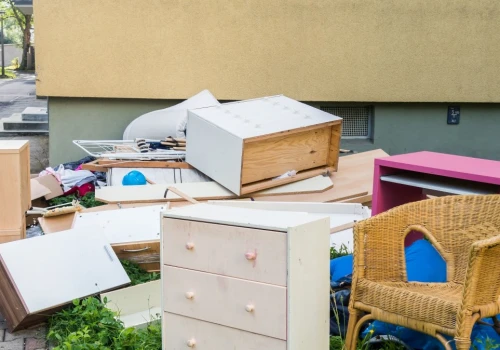 Jakie przedmioty można zabrać ze śmietnika? Prawo mówi jasno