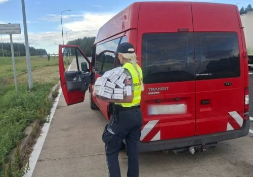 Prawie 5 tysięcy papierosów zatrzymanych podczas kontroli. KAS ukarała kierowców