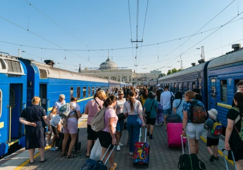 Emigracja Ukraińców wchodzi w nową fazę. Widać to w przelewach do kraju