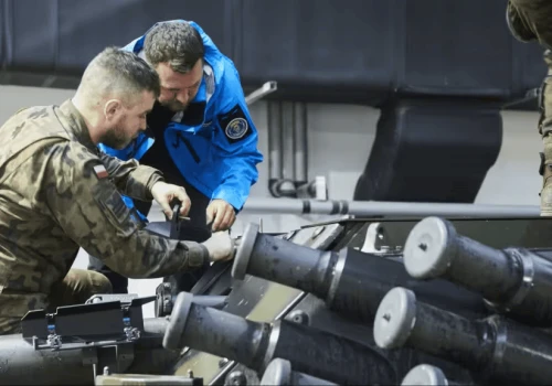 Saab podpisuje umowę wsparcia dla polskich ośrodków szkolenia bojowego