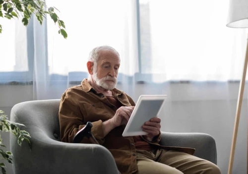 Seniorzy zmieniają przyzwyczajenia. ZUS pokazał dane z Warmii i Mazur
