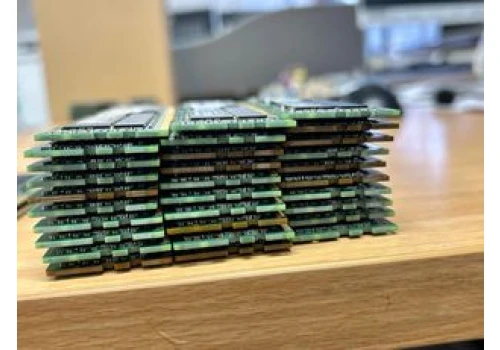 Myślał, że to stary złom. W garażu leżało prawie 2 TB RAM-u
