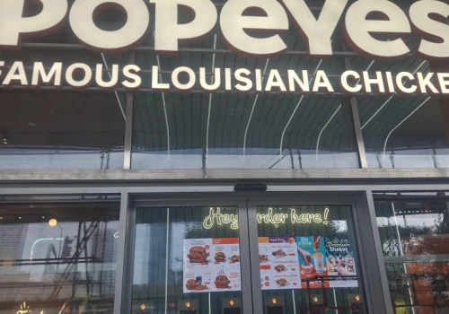 Największy ich lokal otwiera się 16 września w Warszawie. Będzie darmowy Chicken Sandwich