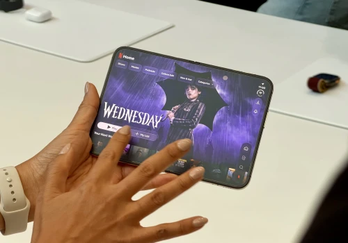 Apple z 27% udziałem w rynku paneli składanych smartfonów