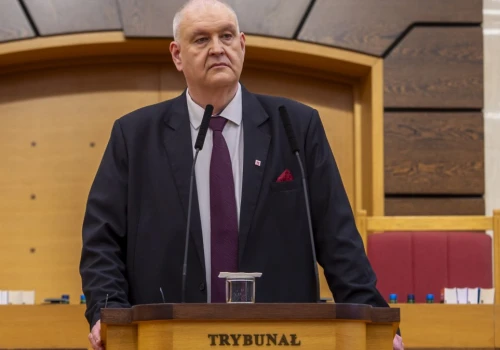 Alarmistyczne oświadczenie siedmiu sędziów TK. 
