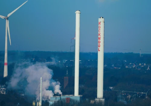 Polski rząd i spółki mówią o gigantycznych kosztach ETS. Dane tego nie potwierdzają