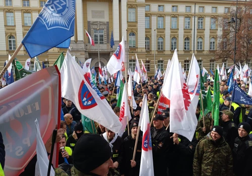 Związki mundurowe grożą wznowieniem protestu. Dają szefowi MSWiA siedem dni