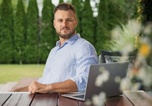 Przeczuł załamanie w IT i przeszedł do sektora, któremu nie zagrozi AI. Nowy biznes zaczął się od nieudanego remontu