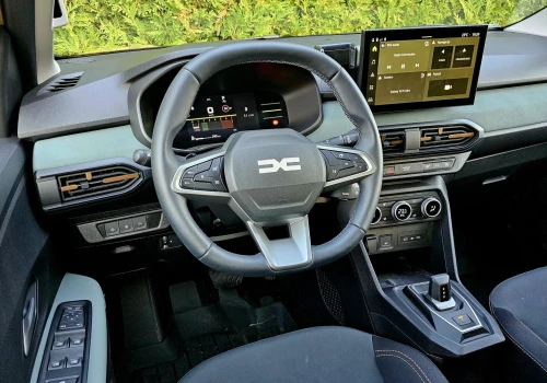 Dacia: „najczęściej używaną funkcją w naszych samochodach jest tzw. magiczny przycisk”