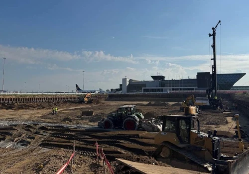 Kraków: Start palowania pod główną konstrukcję terminala T6