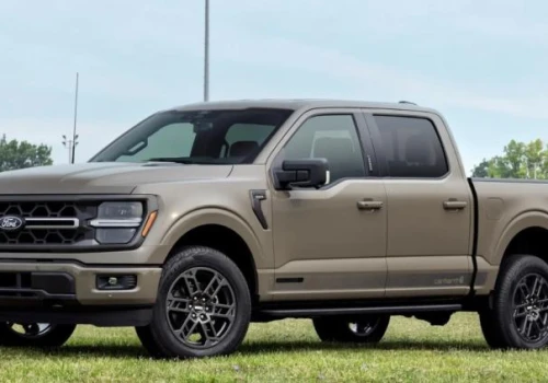 Ford F-150 rośnie w siłę. Większy V6, powrót V8 i 730 KM w Raptorze