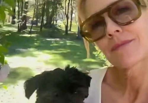 Gwiazda kultowego serialu w roli czułej opiekunki! Jennie Garth wzruszająco świętuje urodziny swojej pupilki