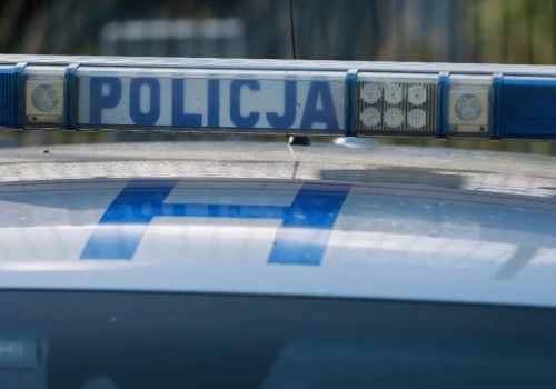Kolizja na skrzyżowaniu przy Biedronce w Ciechanowie. Zderzyły się dwa pojazdy