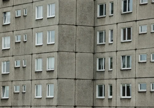 Partyjny skok na spółdzielnie mieszkaniowe. Lokalni radni i działacze zwęszyli kasę