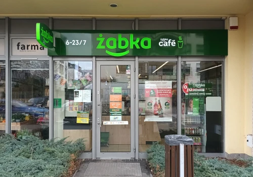 Żabka groźną konkurencją dla restauracji? Małe lokale mają powody do obaw