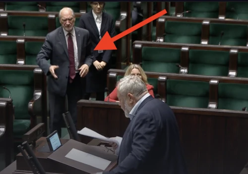 Była już noc, a tu TAKA awantura w Sejmie! Macierewicz aż zerwał się z miejsca. „Pani przewodnicząca!”