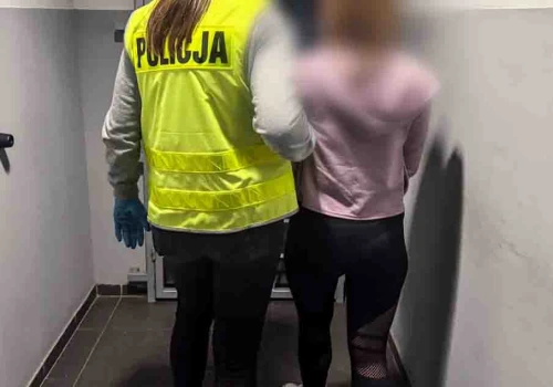 Żagań. Bijatyka w drogerii. Pogryzła i skopała mężczyznę